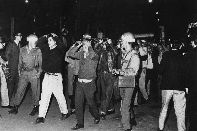Grevistas são presos em Osasco em 1968