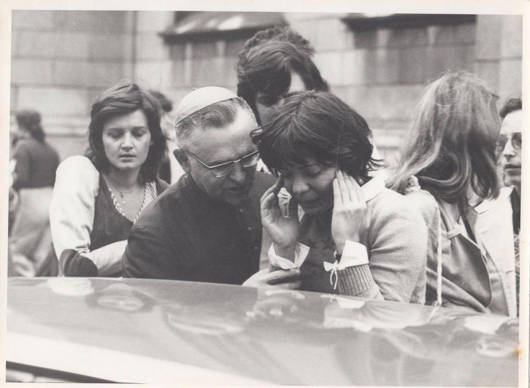 Dom Paulo Evaristo Arns, grande liderança na construção do documento Brasil Nunca Mais, junto à Clarice Herzog em 1975