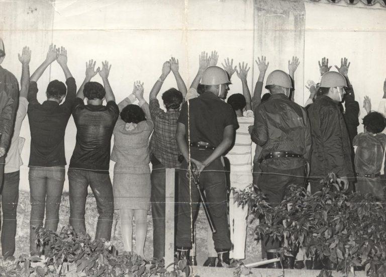 Estudantes presos durante manifestação
