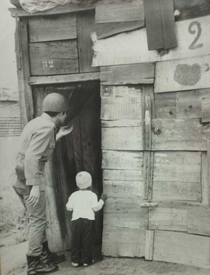 Operação "Tira-da-Cama" realizada nas Favelas do Ceasa, Parque Edu Chaves e Ordem e Progresso (Marginal Tietê). Diário da Noite. São Paulo. 10 de outubro de 1972. Acervo Arquivo Público de São Paulo