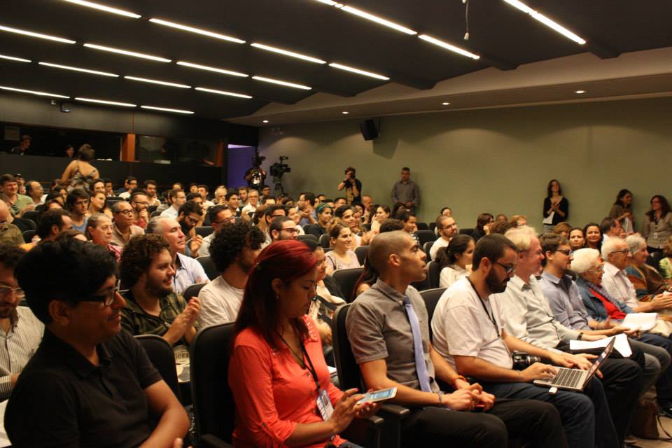 O público lotou o auditório do Memorial da Resistência de São Paulo. O evento foi encerrado com a participação da audiência, que pôde dar sugestões sobre o trabalho do grupo. Foto: Marcelo Oliveira / ASCOM - CNV