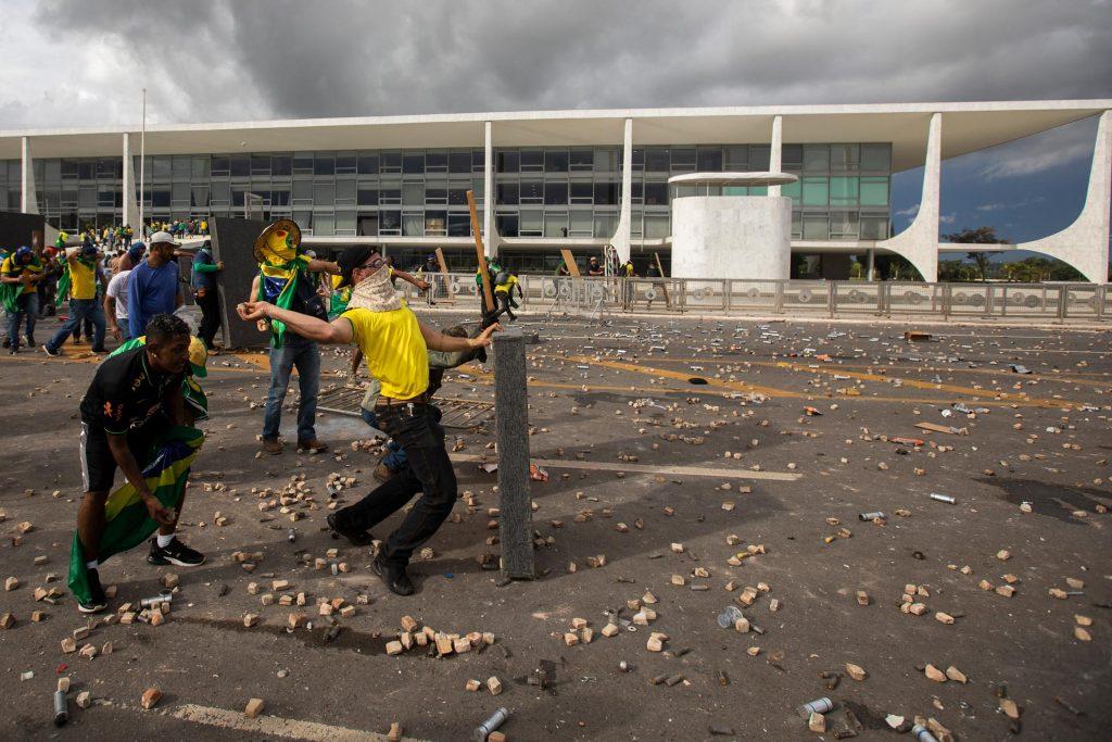 Atos golpistas de 8 de janeiro. Foto Joédson Alves - Agência Brasil_08 de janeiro de 2023 - Brasília